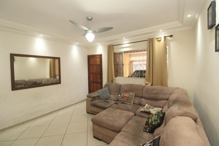Sala de casa à venda com 4 quartos, 240m² em Vila Carioca, São Paulo