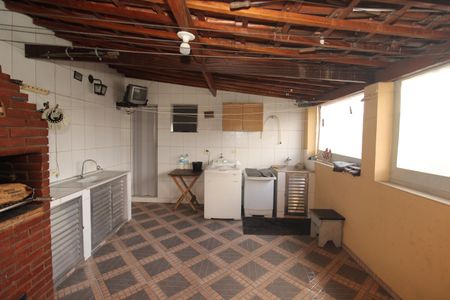 Casa à venda com 240m², 4 quartos e 2 vagasÁrea de Serviço/Churrasqueira