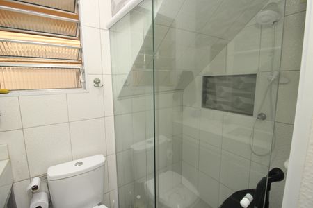 Casa à venda com 240m², 4 quartos e 2 vagasBanheiro 2