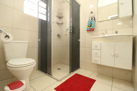 Casa à venda com 240m², 4 quartos e 2 vagasBanheiro 1