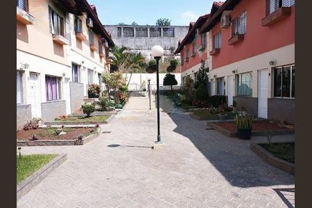 Casa à venda com 75m², 2 quartos e 2 vagas