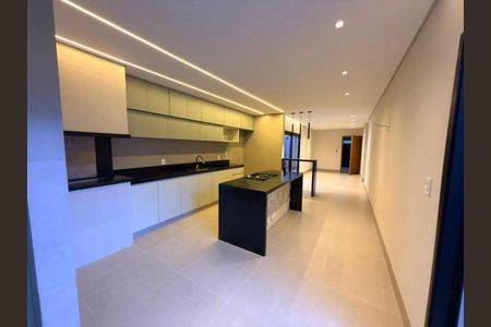 Cozinha de casa para alugar com 2 quartos, 180m² em Custódio Pereira, Uberlândia