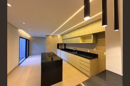 Cozinha de casa para alugar com 2 quartos, 180m² em Custódio Pereira, Uberlândia