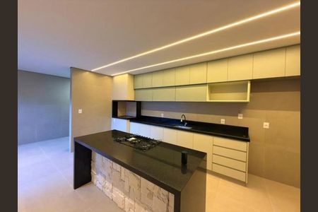 Cozinha de casa para alugar com 2 quartos, 180m² em Custódio Pereira, Uberlândia