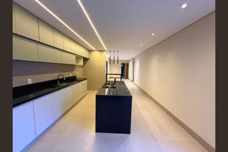 Cozinha de casa para alugar com 2 quartos, 180m² em Custódio Pereira, Uberlândia