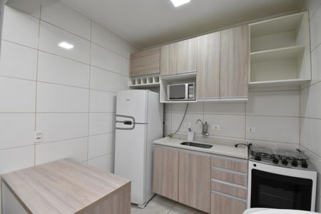 Cozinha de apartamento para alugar com 1 quarto, 33m² em Bigorrilho, Curitiba