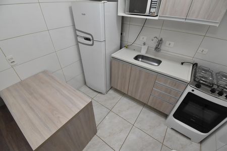 Cozinha de apartamento para alugar com 1 quarto, 33m² em Bigorrilho, Curitiba
