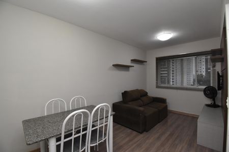 Sala  de apartamento para alugar com 1 quarto, 33m² em Bigorrilho, Curitiba