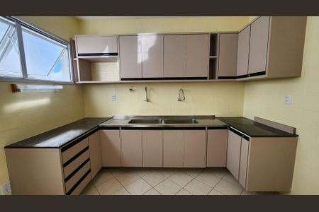 Apartamento para alugar com 107m², 3 quartos e 1 vagaCozinha 