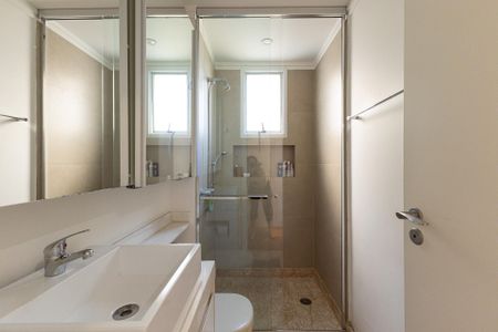 Apartamento à venda com 249m², 4 quartos e 4 vagasBanheiro da Suíte 3