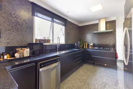 Apartamento à venda com 249m², 4 quartos e 4 vagasCozinha