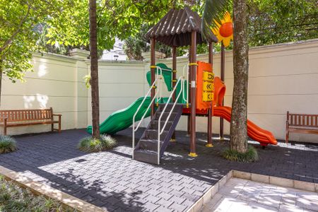 Apartamento à venda com 249m², 4 quartos e 4 vagasÁrea comum - Playground