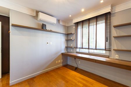 Apartamento à venda com 249m², 4 quartos e 4 vagasSuíte 3
