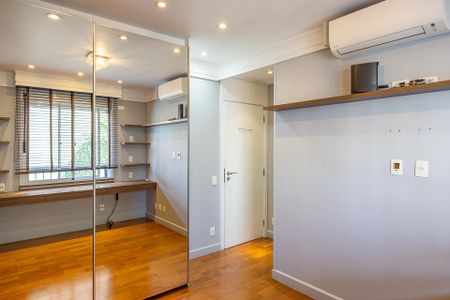 Apartamento à venda com 249m², 4 quartos e 4 vagasSuíte 3