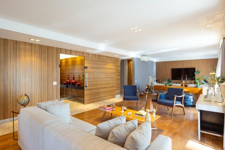 Apartamento à venda com 249m², 4 quartos e 4 vagasSala