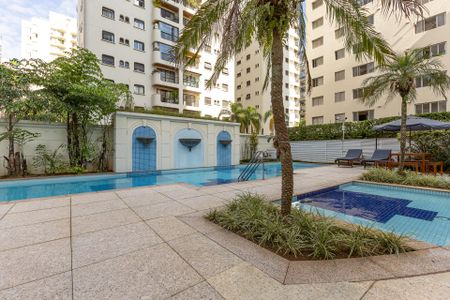 Apartamento à venda com 249m², 4 quartos e 4 vagasÁrea comum - Piscina