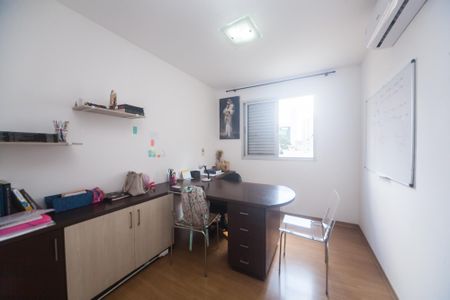 Apartamento à venda com 110m², 4 quartos e 2 vagasquarto 2