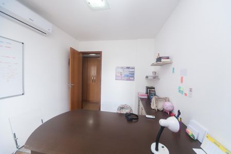 Apartamento à venda com 110m², 4 quartos e 2 vagasquarto 2