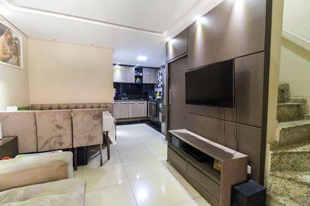 Casa de condomínio à venda com 75m², 2 quartos e 2 vagasSala