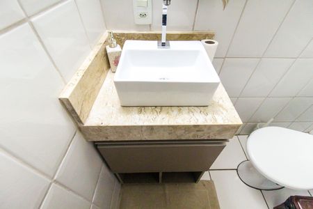 Casa de condomínio à venda com 75m², 2 quartos e 2 vagasLavabo