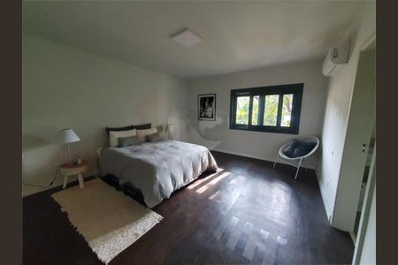 Casa à venda com 748m², 4 quartos e 8 vagas