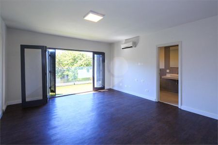 Casa à venda com 748m², 4 quartos e 8 vagas
