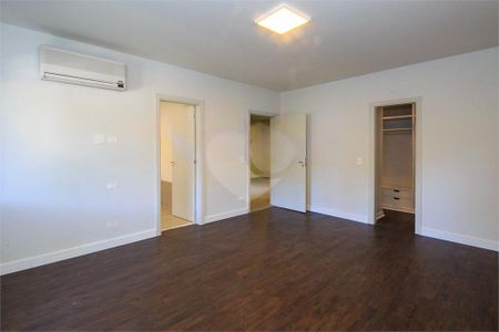 Casa à venda com 748m², 4 quartos e 8 vagas