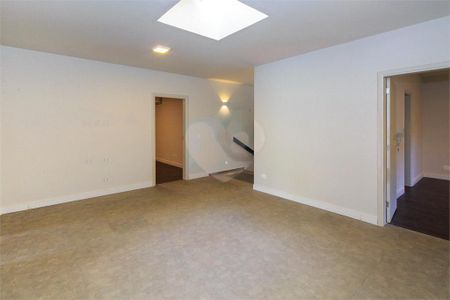 Casa à venda com 748m², 4 quartos e 8 vagas