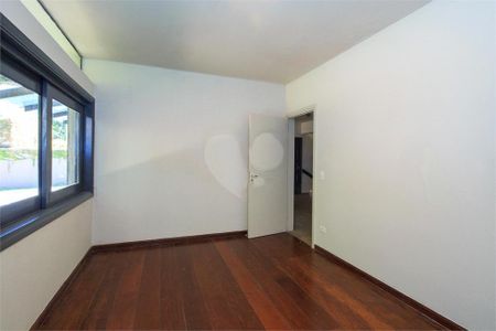 Casa à venda com 748m², 4 quartos e 8 vagas