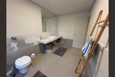 Casa à venda com 748m², 4 quartos e 8 vagas
