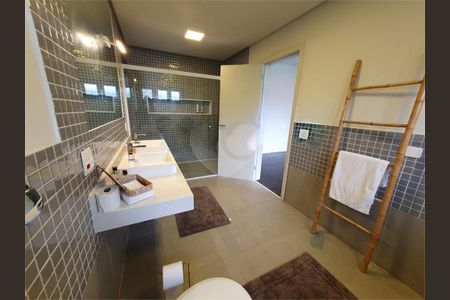 Casa à venda com 748m², 4 quartos e 8 vagas