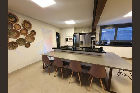 Casa à venda com 4 quartos, 748m² em Jardim Cordeiro, São Paulo