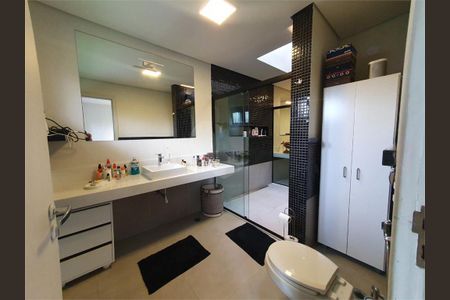 Casa à venda com 748m², 4 quartos e 8 vagas