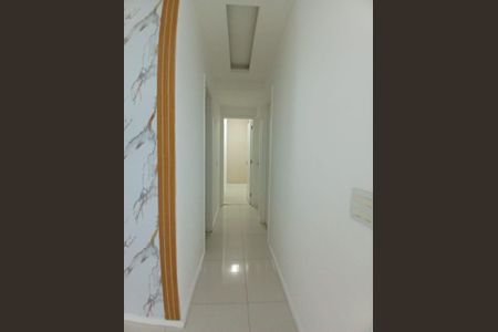 Apartamento à venda com 81m², 3 quartos e 2 vagasCorredor
