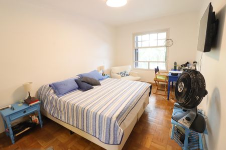 Casa à venda com 500m², 5 quartos e 3 vagasSuíte 1