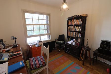 Casa à venda com 500m², 5 quartos e 3 vagasQuarto 4
