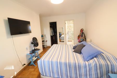 Casa à venda com 500m², 5 quartos e 3 vagasSuíte 1