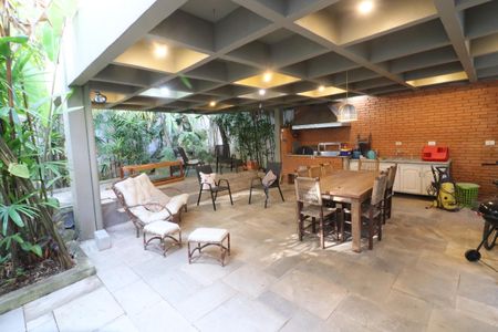 Casa à venda com 500m², 5 quartos e 3 vagasChurrasqueira