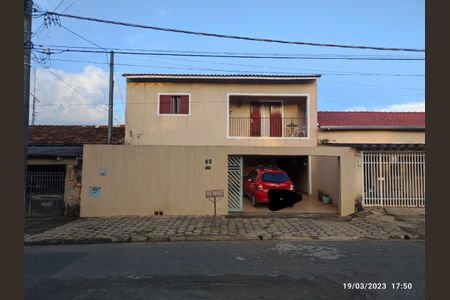 Casa à venda com 198m², 3 quartos e 4 vagasFoto 01