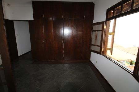 Casa para alugar com 137m², 3 quartos e 3 vagasSuíte 1