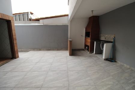 Casa para alugar com 137m², 3 quartos e 3 vagasQuintal