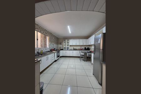 Foto 09 de casa à venda com 3 quartos, 200m² em Jardim Imperador (Zona Leste), São Paulo