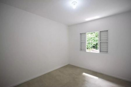 Foto 04 de casa à venda com 2 quartos, 86m² em Jardim Henriqueta, Taboão da Serra