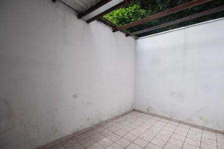 Foto 29 de casa à venda com 2 quartos, 86m² em Jardim Henriqueta, Taboão da Serra