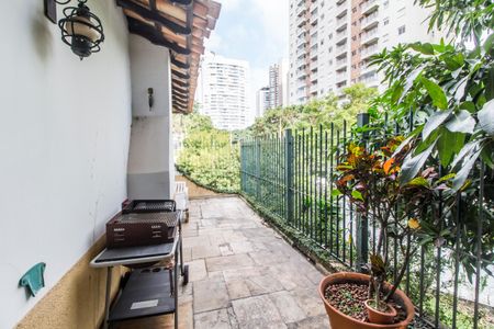Casa de condomínio à venda com 375m², 3 quartos e 4 vagasCorredor
