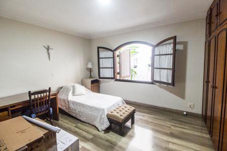 Casa de condomínio à venda com 375m², 3 quartos e 4 vagasQuarto