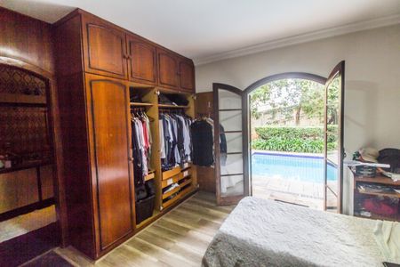 Casa de condomínio à venda com 375m², 3 quartos e 4 vagasSuíte