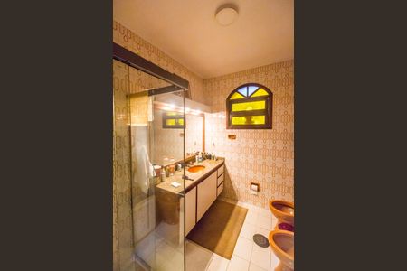 Casa de condomínio à venda com 375m², 3 quartos e 4 vagasBanheiro da Suíte