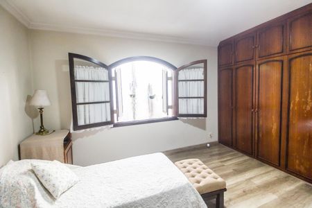 Casa de condomínio à venda com 375m², 3 quartos e 4 vagasQuarto