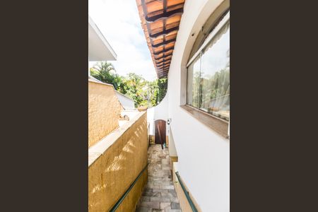 Casa de condomínio à venda com 375m², 3 quartos e 4 vagasEscada